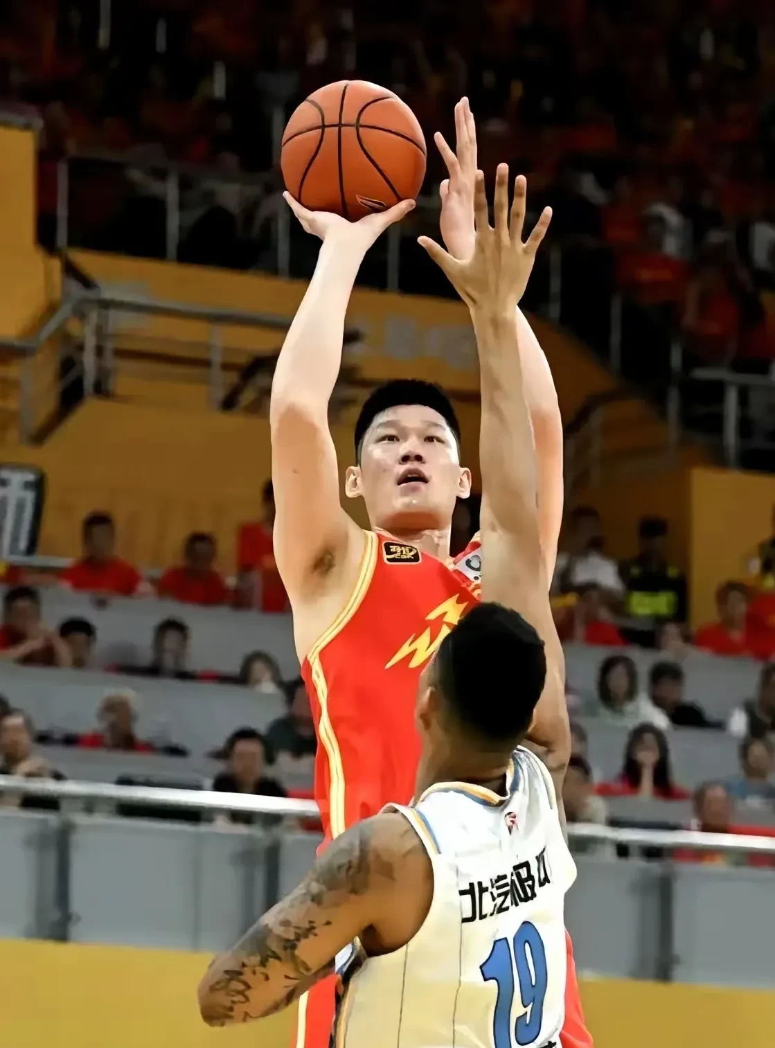 热火横扫辽宁队，胡金秋状态火热