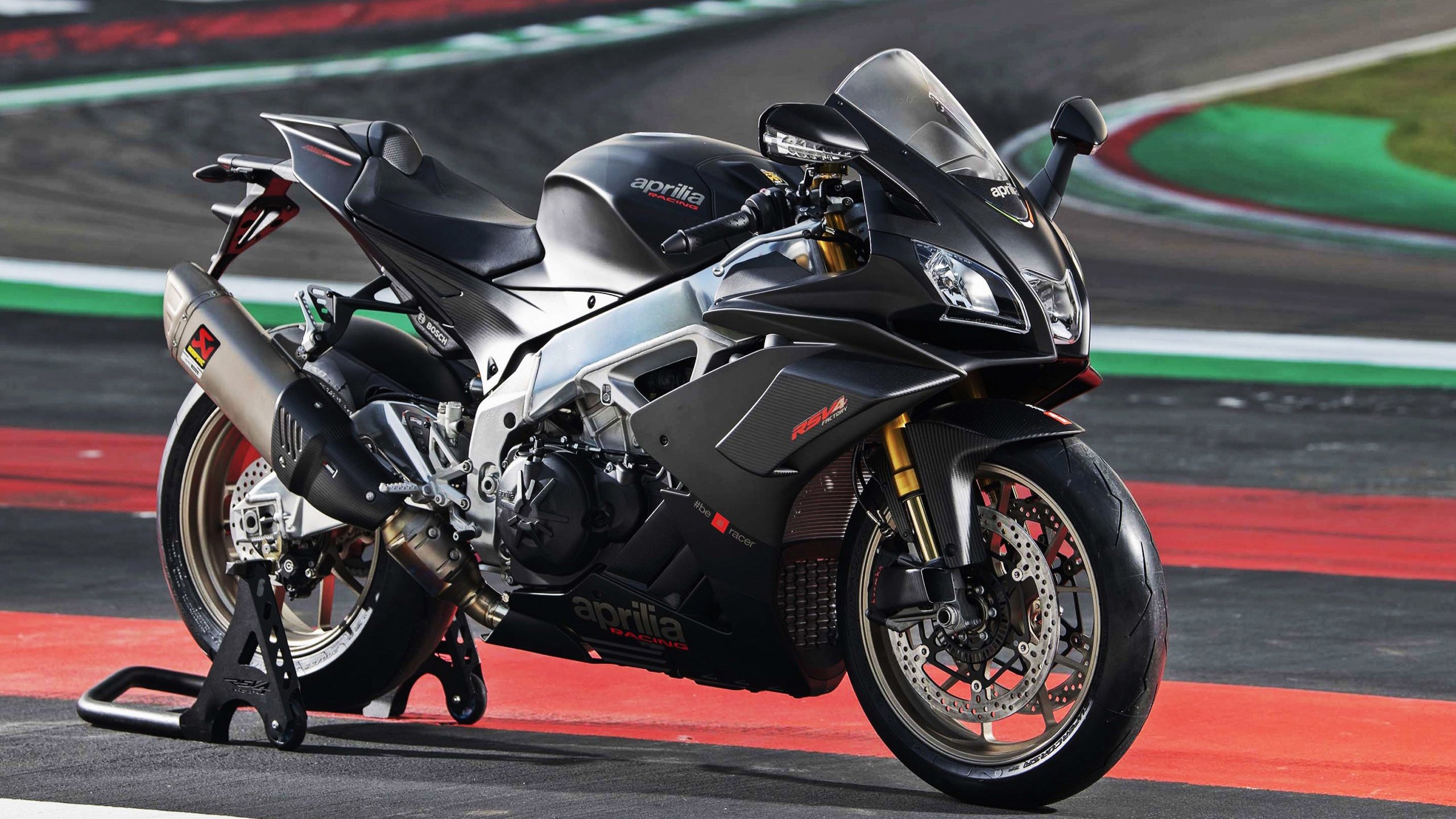 当骑士跨过雄鹿,为何说远在西部的约基奇才是关键先生?