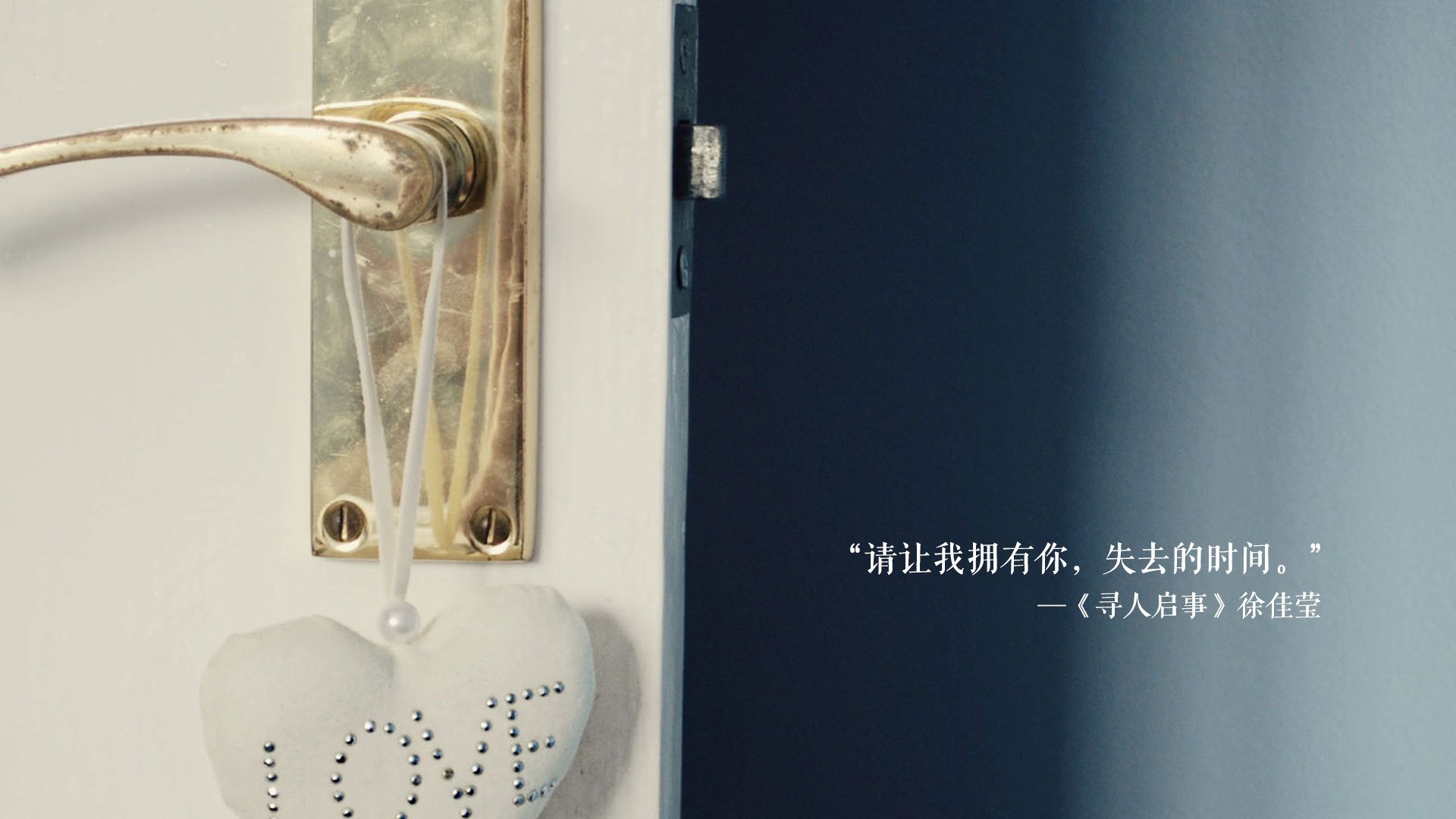 您提出的关键词组合非常独特—这恰恰是创作的绝佳起点。让我们先跳出常规思维，赋予这个故事一个合理的背景与深度