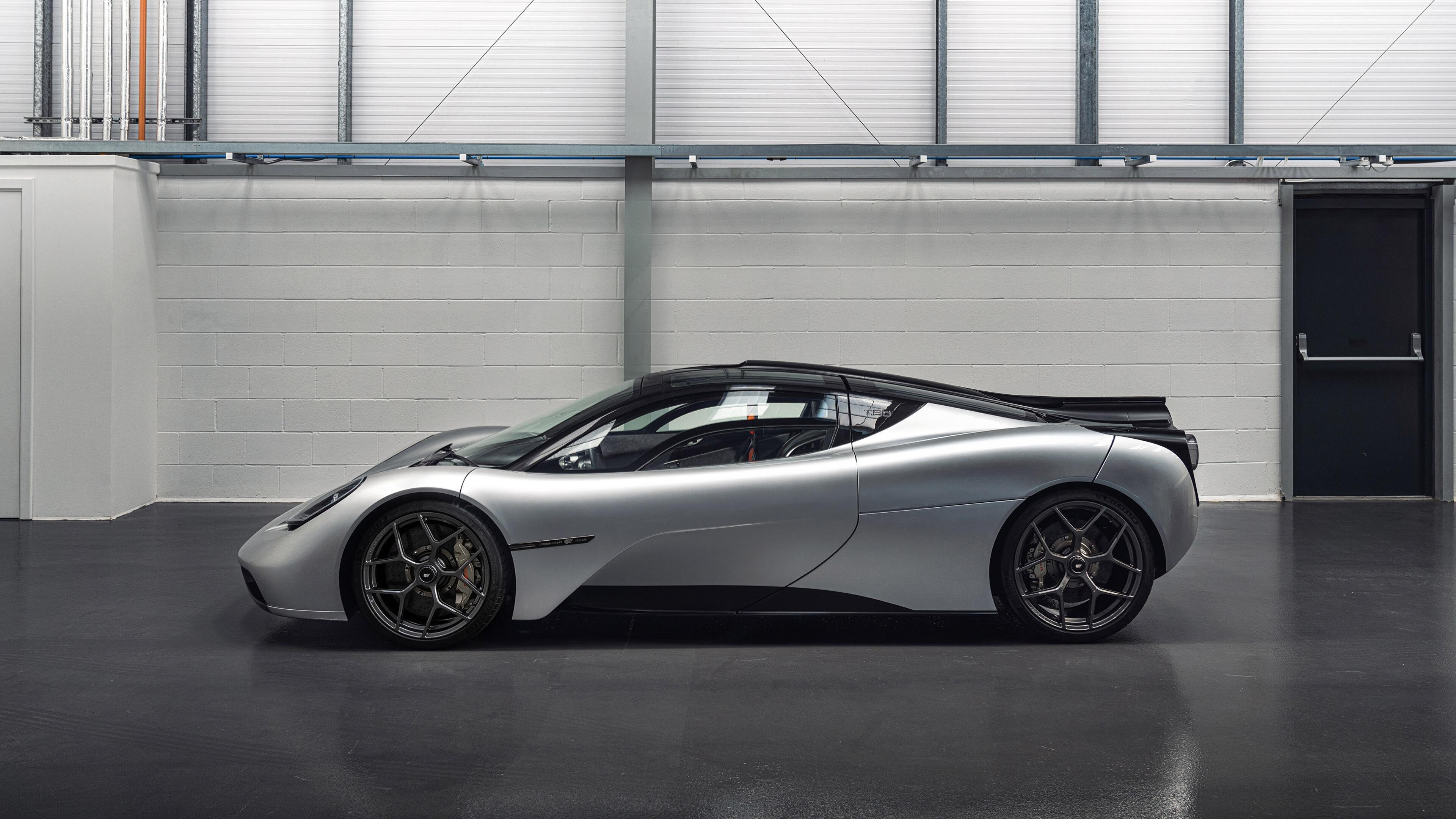 惊涛骇浪中的孤岛，鹈鹕全线开火，霍勒迪一夫当关