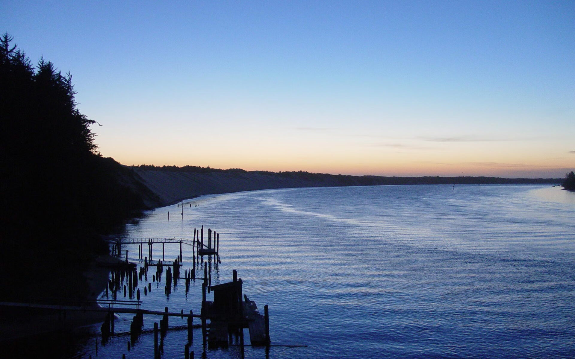 命运的双重变奏，当足球场上的亚特拉斯山脉撞开F1赛道之门