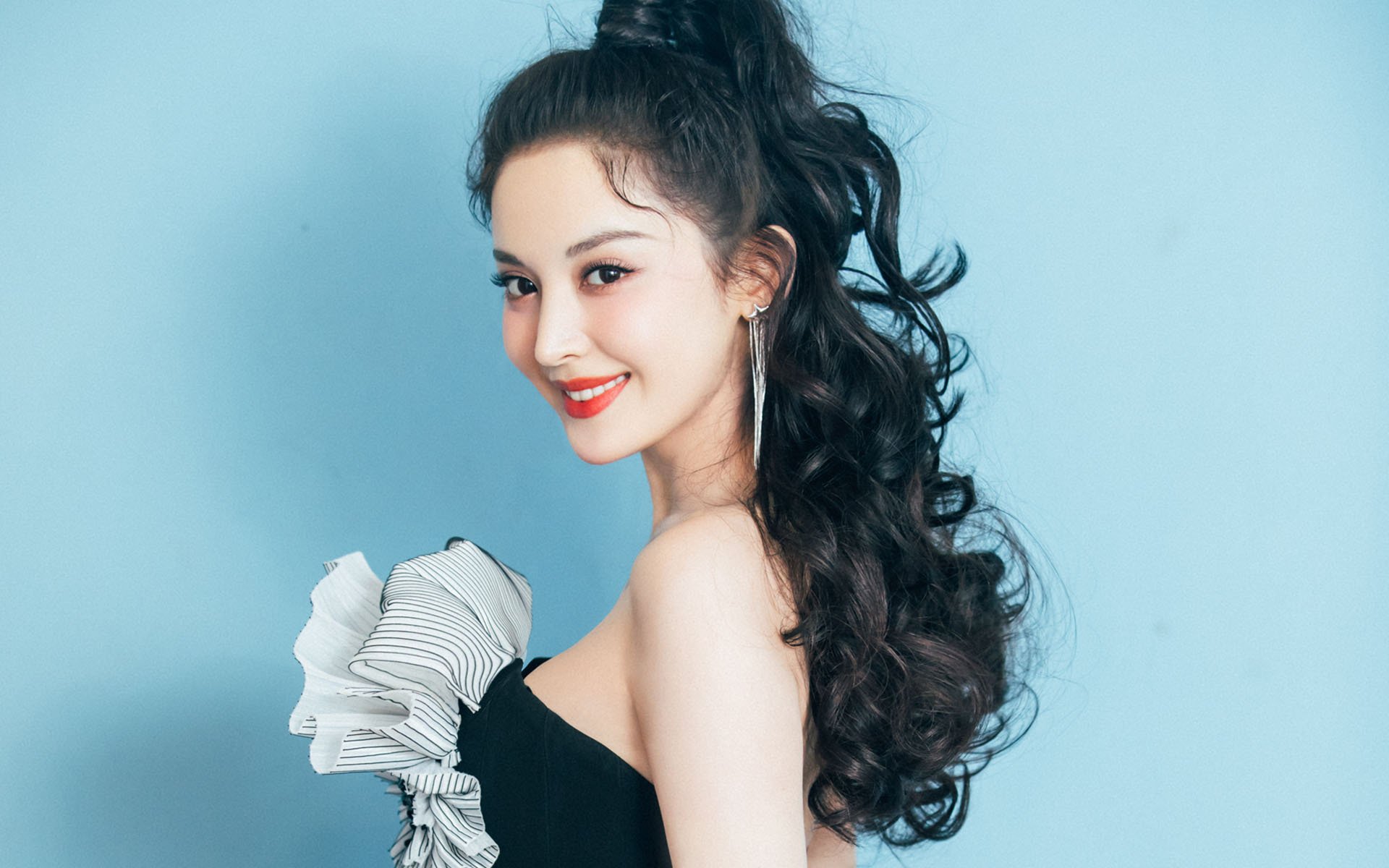 北极光下的钢铁洪流，哈兰德与塞尔维亚如何用一场6-0颠覆世界杯旧秩序